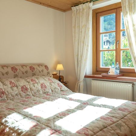 Schlosswirt Forst Algund Buitenkant foto