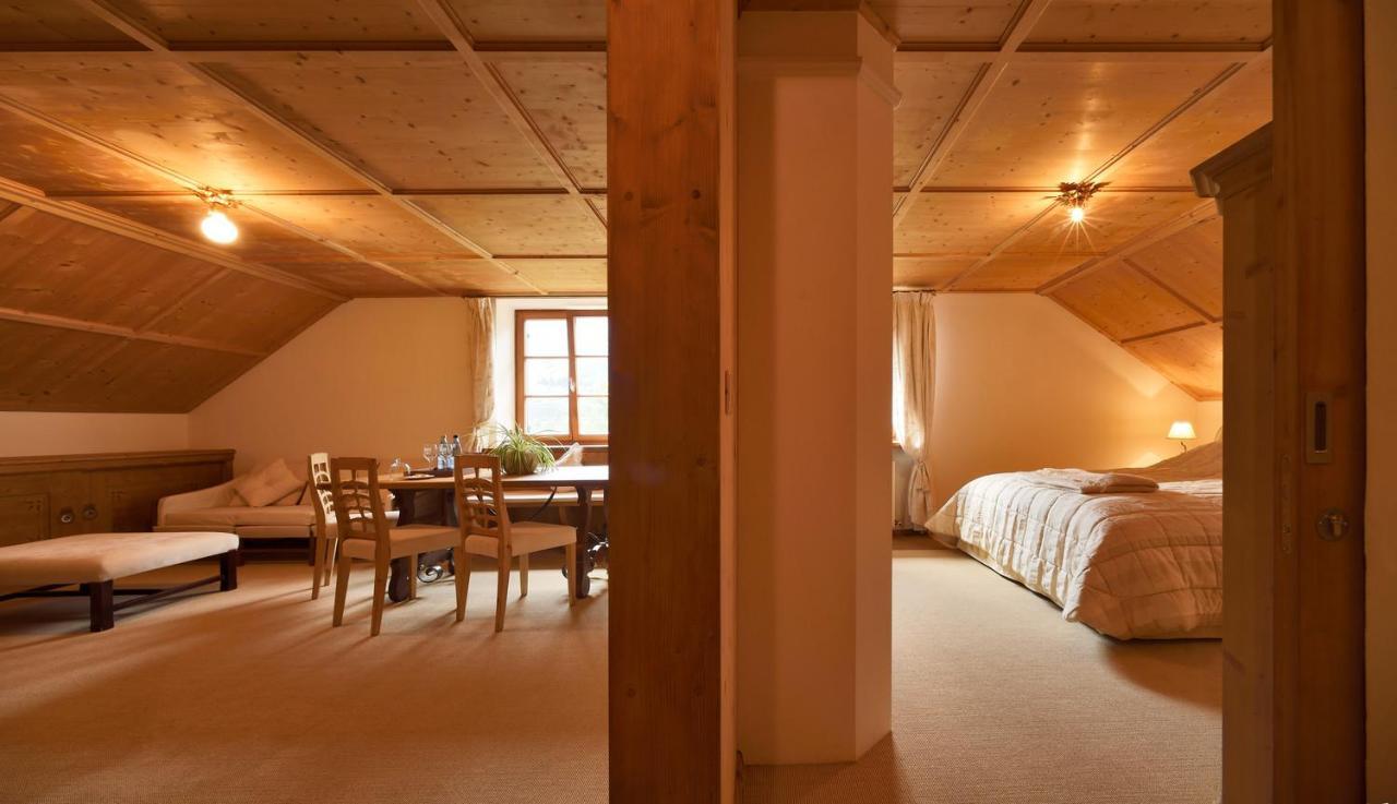 Schlosswirt Forst Algund Buitenkant foto