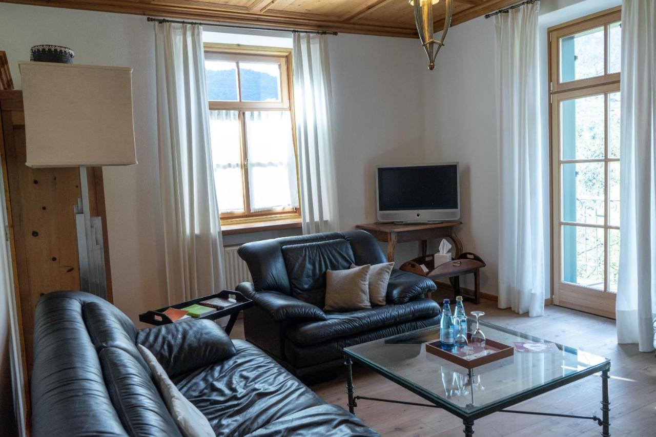 Schlosswirt Forst Algund Buitenkant foto