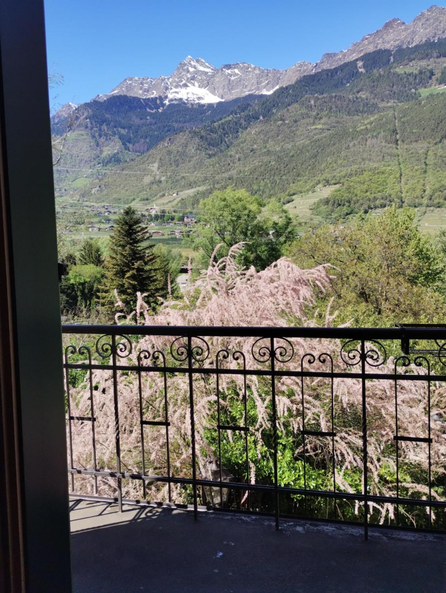 Schlosswirt Forst Algund Buitenkant foto