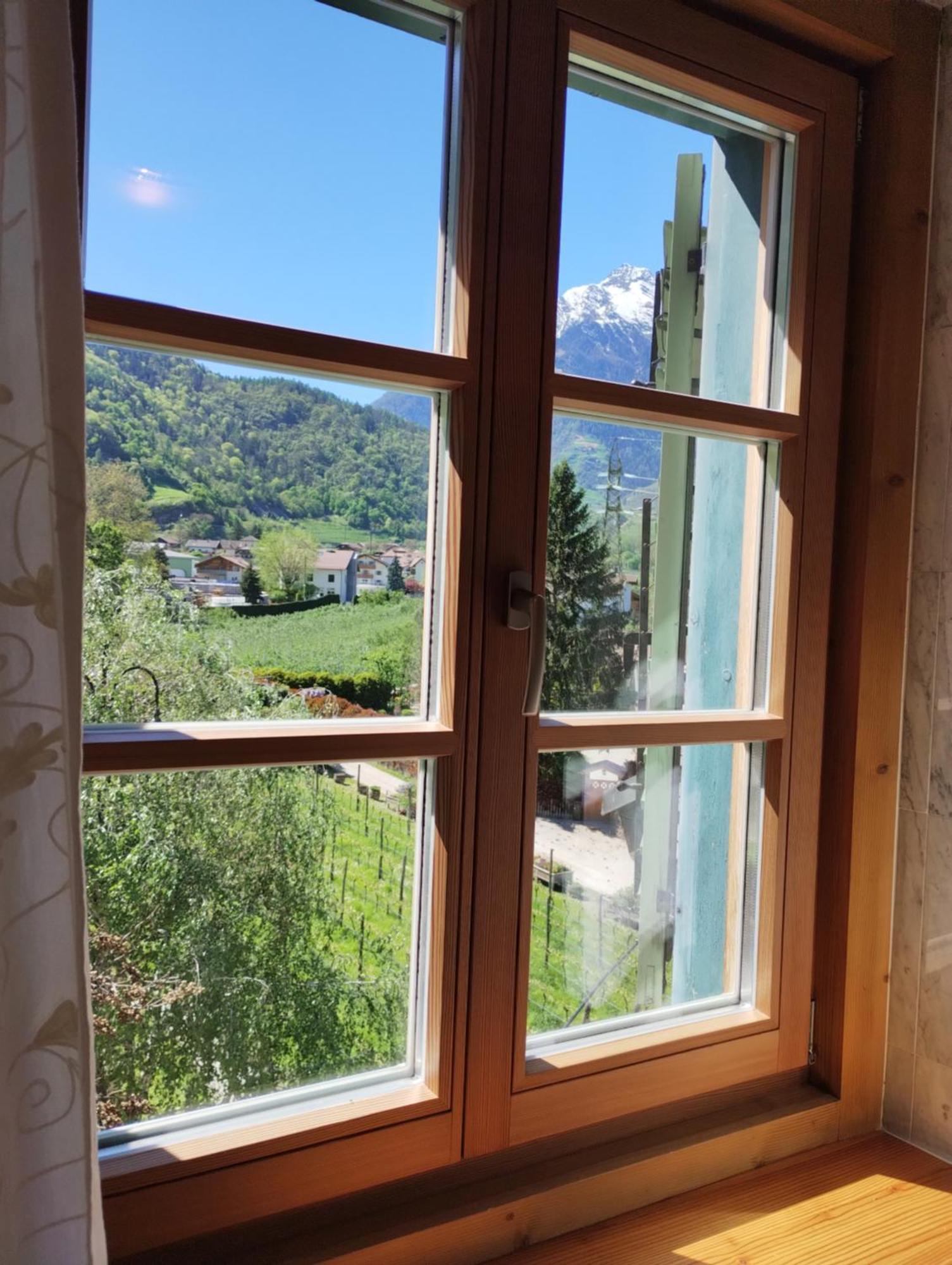 Schlosswirt Forst Algund Buitenkant foto