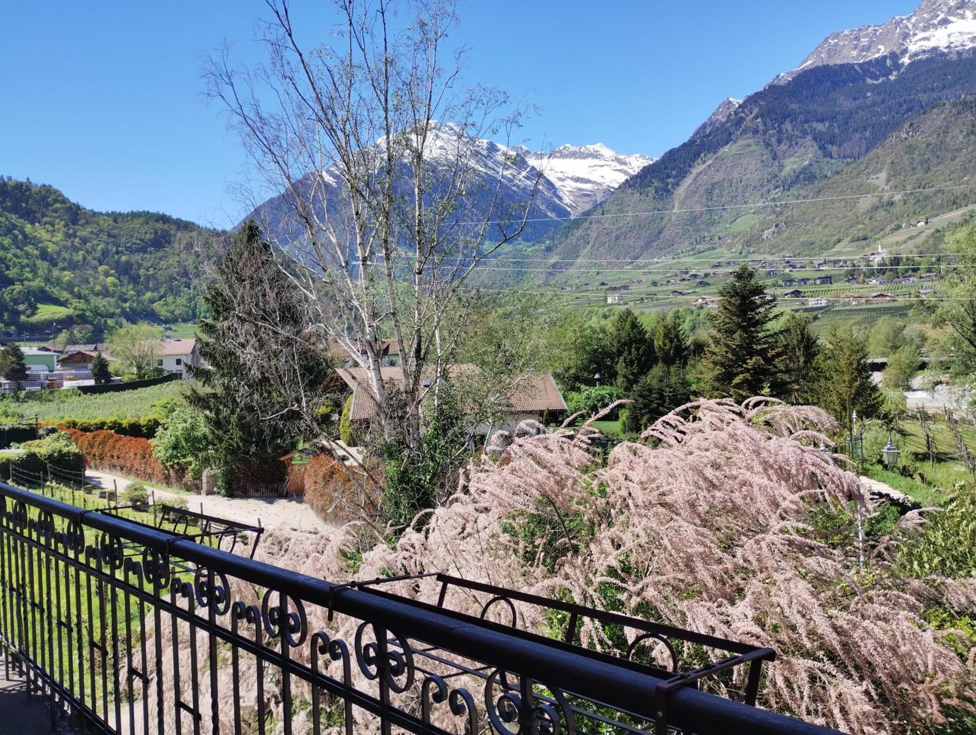 Schlosswirt Forst Algund Buitenkant foto