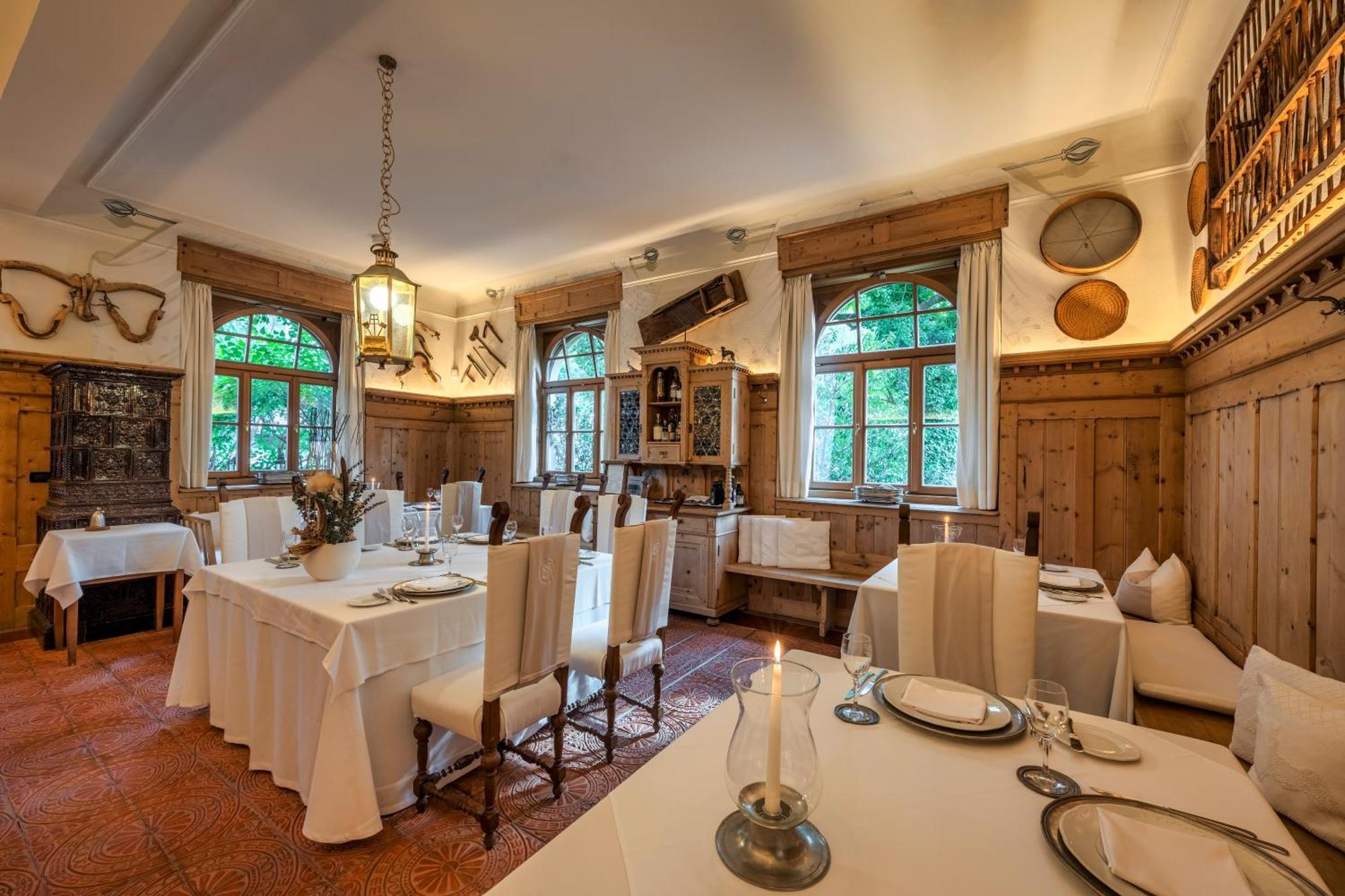 Schlosswirt Forst Algund Buitenkant foto
